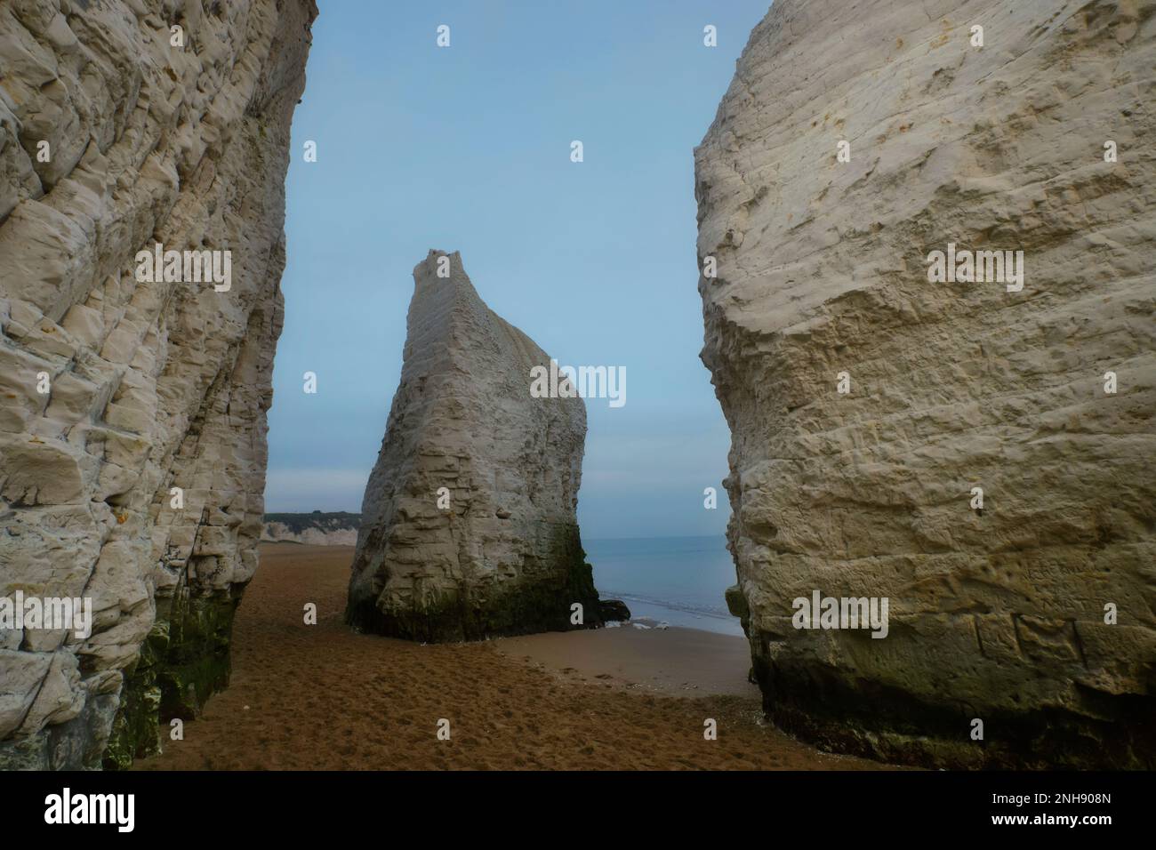 Botany Bay rocce a Broadstairs, Kent all'alba in inverno Foto Stock