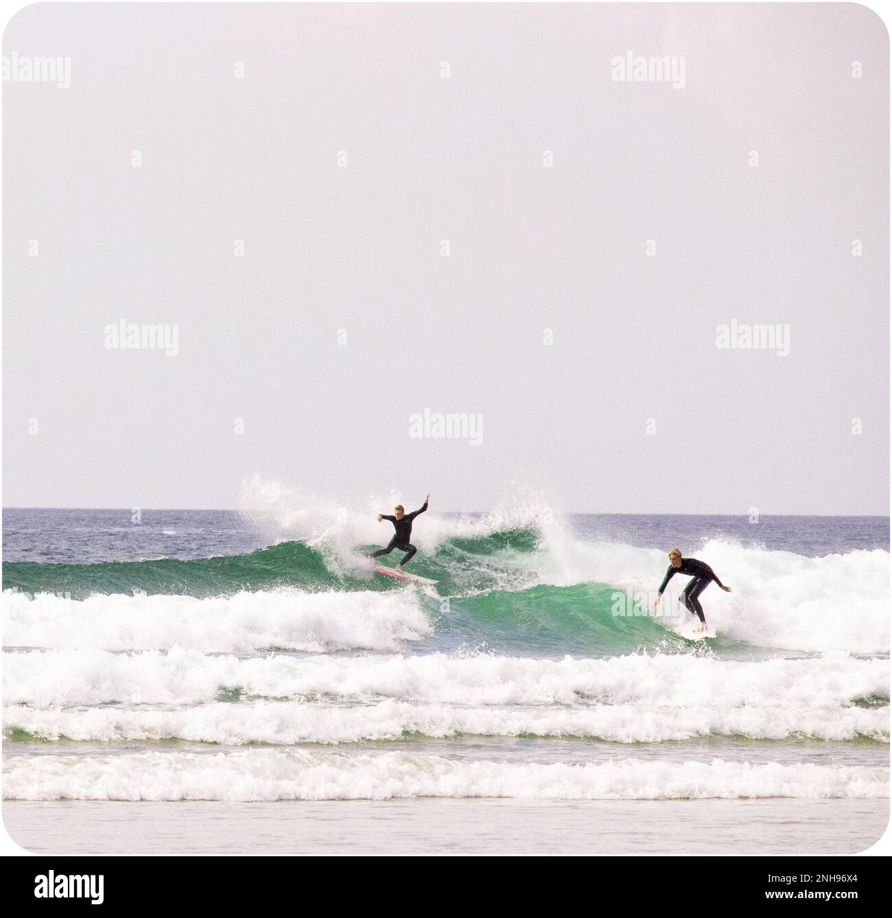 Surf sulla costa della Cornovaglia Foto Stock