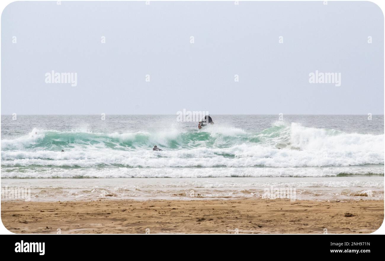 Surf sulla costa della Cornovaglia Foto Stock