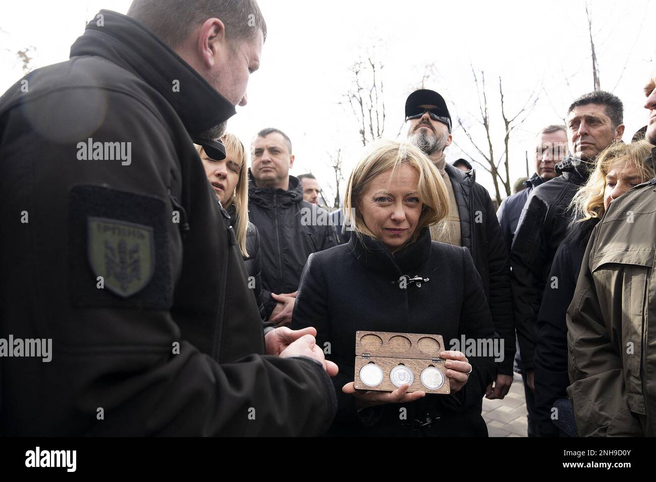 Kiev, Ucraina. 21st Feb, 2023. Il primo ministro italiano Giorgia Meloni visita Irpin (Ucraina) il 21 febbraio 2023 una città di enorme importanza simbolica per la resistenza Ucraina dove sono stati uccisi centinaia di civili. Il Premier Giorgia Meloni ha dichiarato di essere stata in visita in Ucraina per ribadire il sostegno del suo governo a Kiev dopo l'invasione russa e vedere di persona di quale tipo di aiuto ha bisogno il popolo ucraino. Foto: (EV)/ABACAPRESS.COM Credit: Abaca Press/Alamy Live News Foto Stock