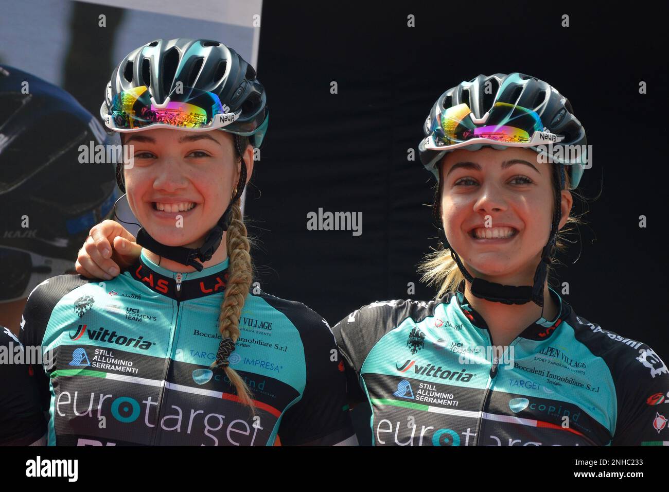 Italia, Corbetta, giro D'italia femmina, Fidanza sorella Foto Stock