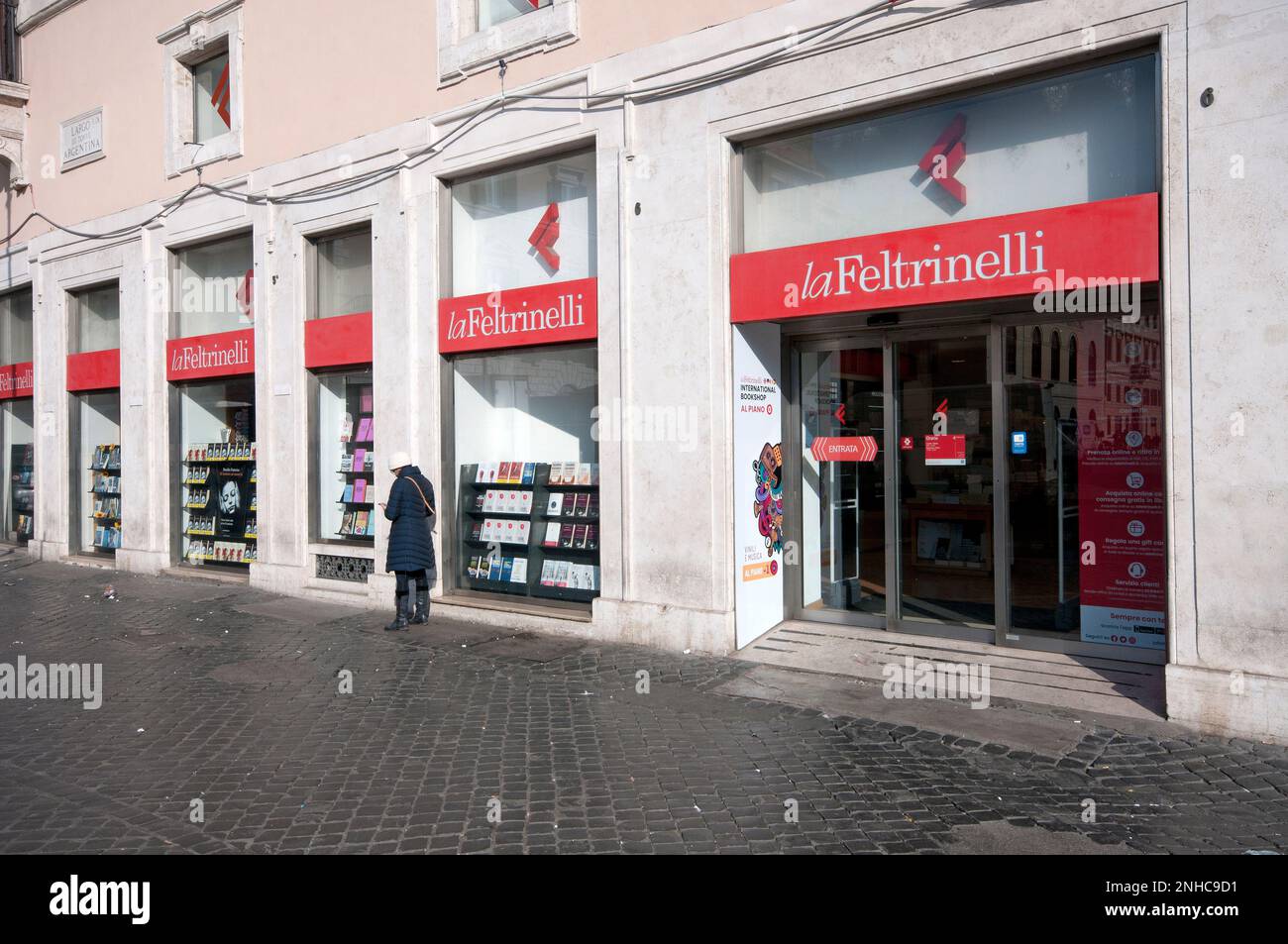 Libreria Feltrinelli in Largo di Torre Argentina, Roma, Lazio, Italia Foto Stock