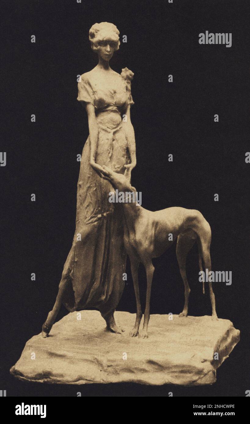1913 , ITALIA : la Marchesa LUISA CASATI Stampa di Soncino ( 1881 - 1957 ) , la più celebre Muse del FUTURISMO e mistress del poeta Gabriele D'ANNUNZIO , raffigurata da PAUL TROUBETZKOY ( stampo in gesso esposto all'XI esposizione Internazionale d'Arte della Città di Venezia 1914 ) - FUTURISMO - DANNUNZIO - ROYALTY - NOBILI ITALIANI - NOBILTa' - scultura - scultura - ritratto - levriero - levriere - cane - canna - arti visive - arte - arti visive - BELLE EPOQUE - nobili Italiani - nobiltà italiana - nobiltà italiana --- Archivio GBB Foto Stock
