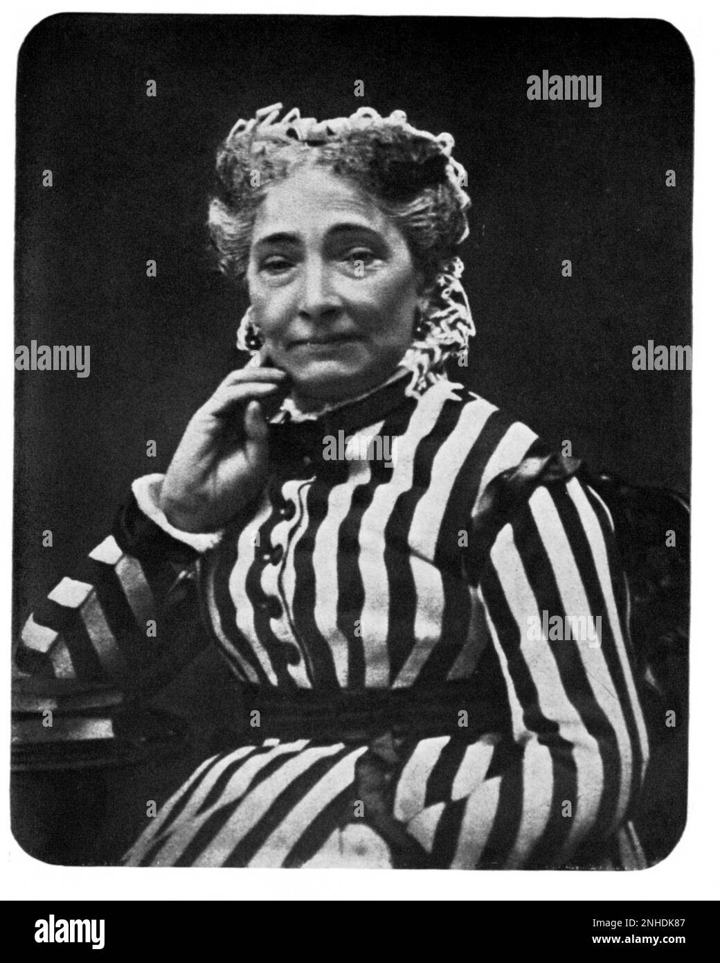 1880 ca. : Il Teatro attrice francese VARLEY , nonna materna dell'attore russo , regista e teorico Konstantin Sergeevic STANISLAVSKIJ ( nato K. S. Alekseev , Moskow 1863 - 1938 ) , fondatore di V.I. Nemirovic Dancenko of the ARTS THEATER of Moskow in 1898 , amico di CECHOV e GORKIJ - TEATRO - REGISTRAZIONE TEATRALE - intellettuale - ritratto - stanislavski - Stanislavsky - attore - attrice - capelli bianchi - capelli bianchi ---- Archivio GBB Foto Stock