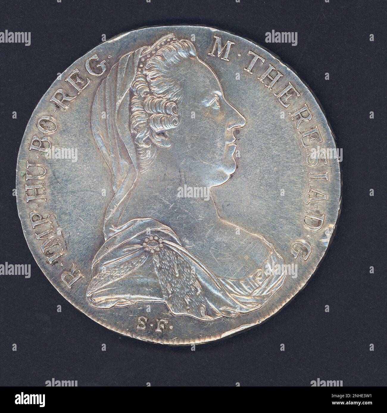 1780 , Italia : la celebrata Imperatrice Kaiserin MARIA THERESIA (Terezie, Wien 1717 - 1780), Regina d'Ungheria e Boemia, Moneta unica Tallero - ASBURGO - ASBURGO - ABSBURG - ABSBURGO - ABSBURG - ASBURG - Impero Austro-Ungarico - TERESA - corona - corona - TALLER - moneta - numismatica - numismatica - profilo - profilo - IMPERATRICE - gioielli - gioielleria - famiglia - fiore - Ritratto - real austriaci - royalty austrian - nobili - nobiltà - nobiltà - BOURBON - AUSTRIA - LOMBARDIA - LOMBARDIA ---- Archivio GBB Foto Stock