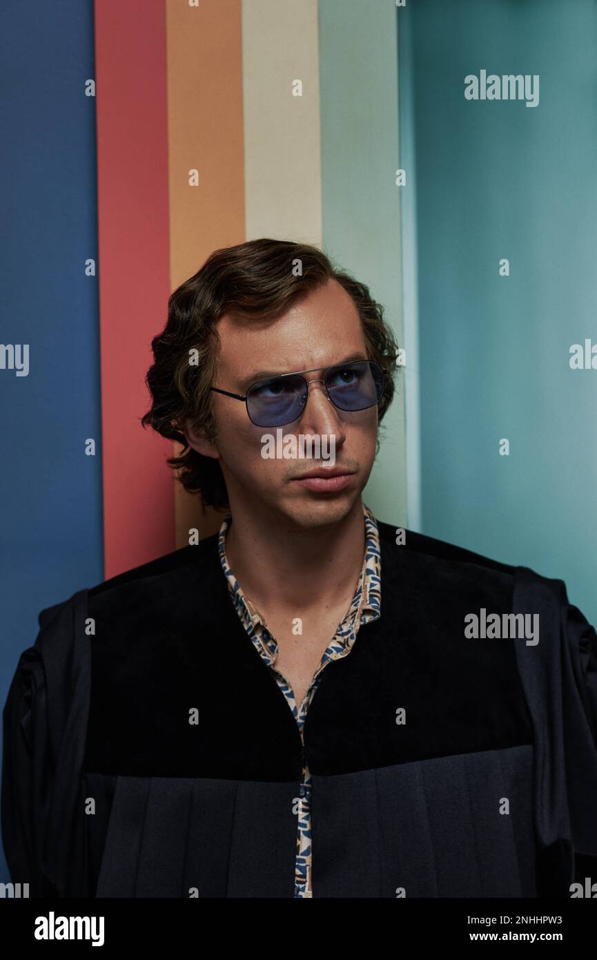 DATA DI RILASCIO: 30 dicembre 2022. TITOLO: Rumore bianco. CASA DI PRODUZIONE: Netflix. DIRETTORE: Noah Baumbach. TRAMA: Drammatizza i tentativi di una famiglia americana contemporanea di affrontare i conflitti mondani della vita quotidiana, mentre si scontrano con i misteri universali dell'amore, della morte e della possibilità di felicità in un mondo incerto. STARRING: ADAM DRIVER come Jack. (Credit Image: © Netflix/Entertainment Pictures/ZUMAPRESS.com) SOLO PER USO EDITORIALE! Non per USO commerciale! Foto Stock