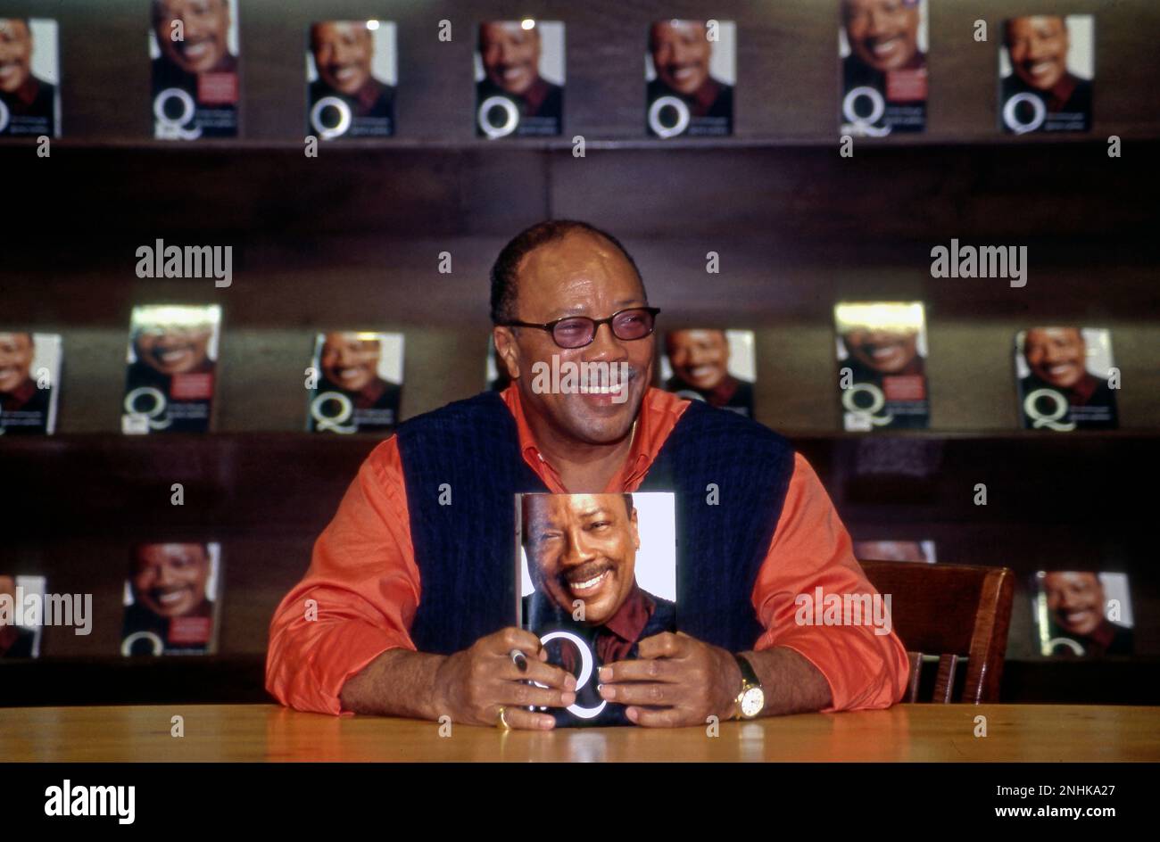 Quincy Jones alla firma del libro per il suo libro Q a Beverly Hills, CA Foto Stock