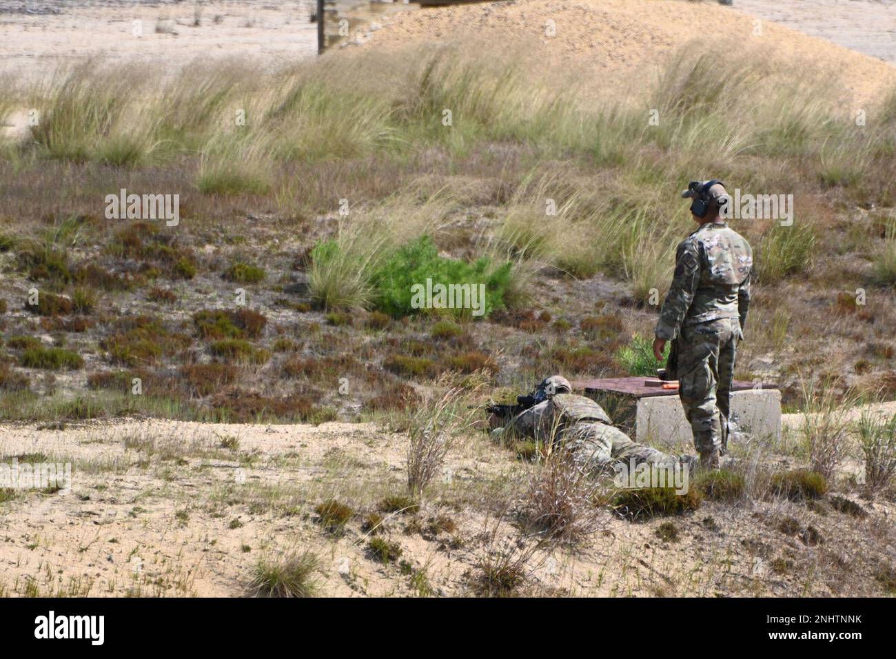 I 108th SFS (Security Forces Squadron) si trovano sul complesso Fort Dix Range della gamma 32 e completano il loro addestramento Field i e Fire II. Questa stazione principale dell'unità si trova sulla JB MDL. (Le foto sono state scattate dal TSC/Daniel Amburg) Foto Stock