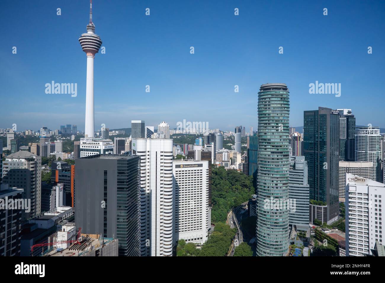 Kuala Lumpur, Malesia - 22 Febbraio 2023: Vista aerea panoramica del centro di Kuala Lumpur con il grattacielo più alto. Immagine del paesaggio urbano di Kuala Lumpur Foto Stock
