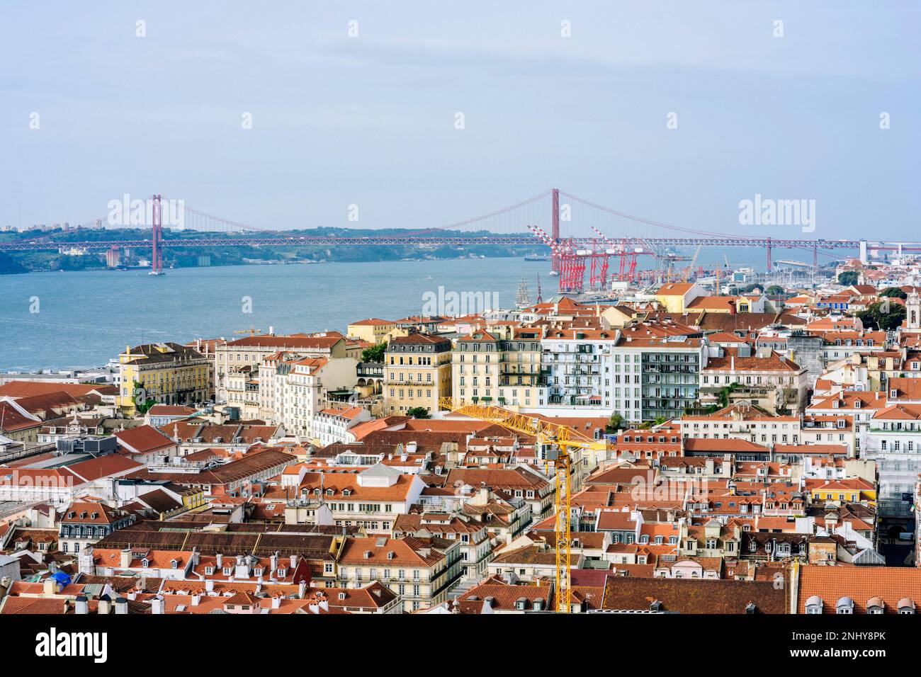 Il paesaggio urbano di Lisbona visto dal castello Foto Stock