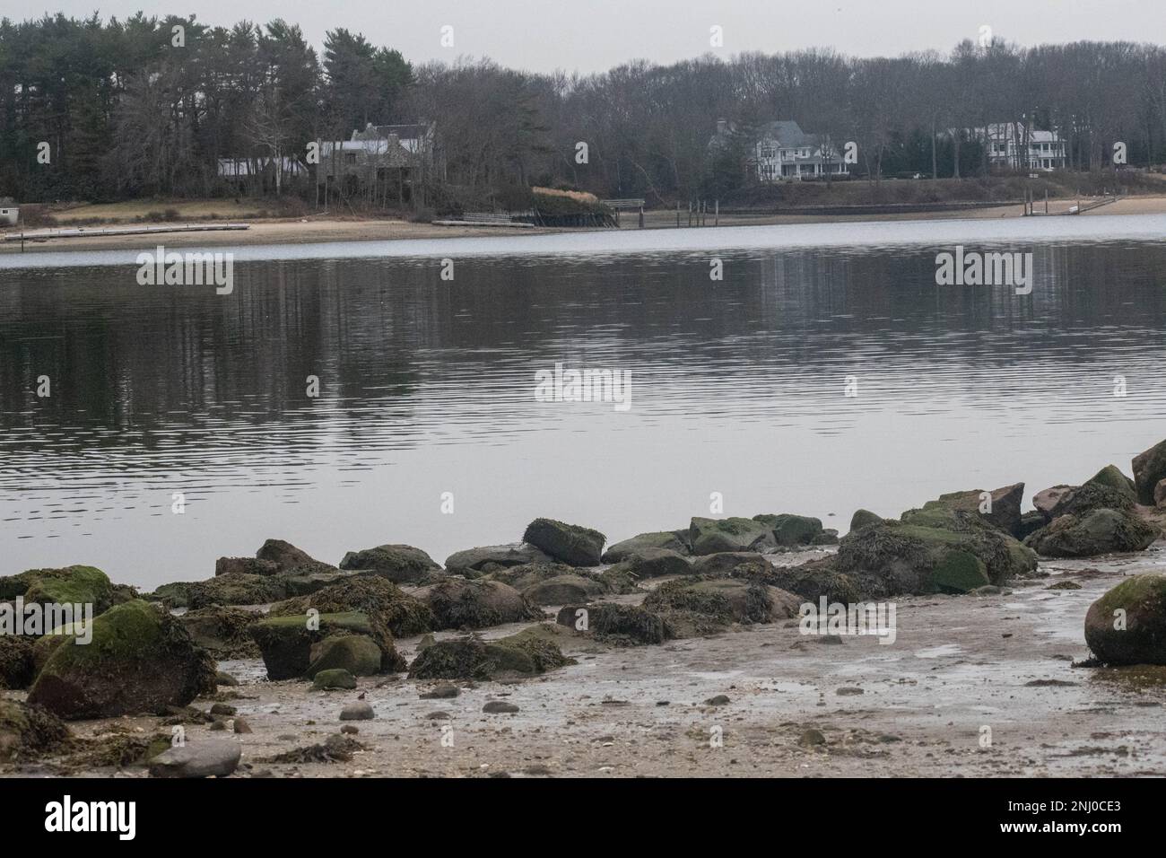 New York Beach con costa rocciosa in inverno Foto Stock