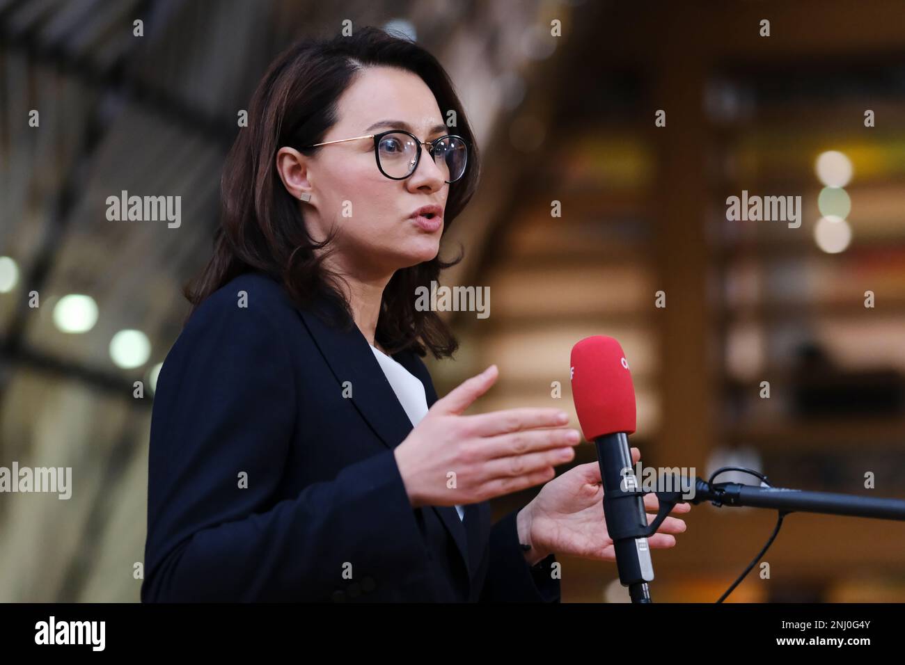 Bruxelles, Belgio. 22nd Feb, 2023. Conferenza stampa di Yulia Svyrydenko, primo vice primo ministro dell'Ucraina e ministro dello sviluppo economico e del commercio dell'Ucraina a Bruxelles, in Belgio, il 22 febbraio 2023. Credit: ALEXANDROS MICHAILIDIS/Alamy Live News Foto Stock