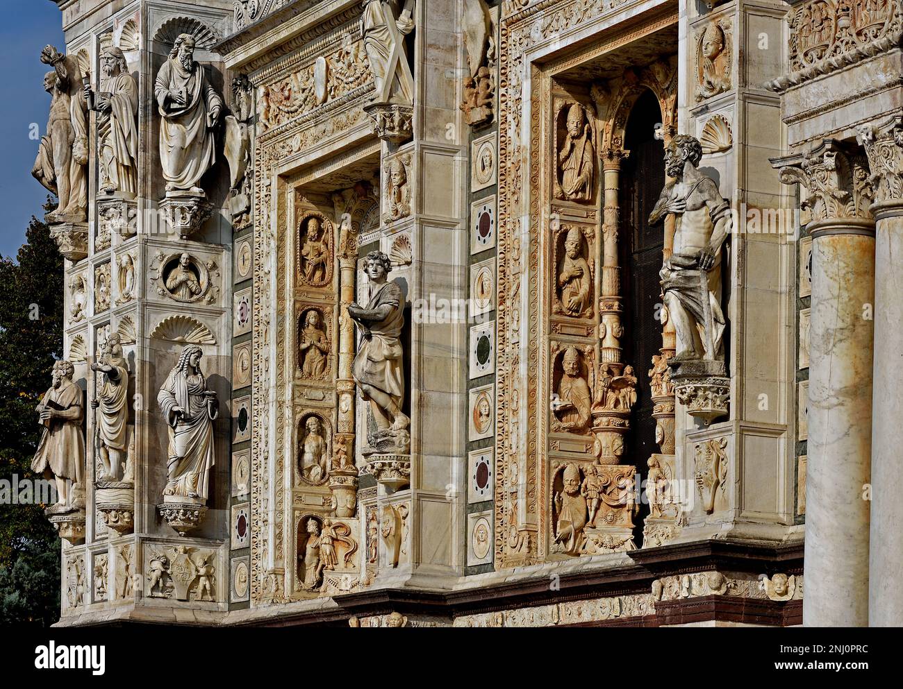 Certosa di Pavia 1396–1495 Monastero e complesso in Lombardia, Pavia, Italia. ( Ordine monastico, Carthusans, fondato da San Bruno, 1044 a Grande Chartreuse, i certosini conosciuti per il loro isolamento e ascetismo , la chiarezza della loro architettura, l'architettura della Certosa, il gotico, il Rinascimento, il manierismo, Barocco, ) Gian Galeazzo Visconti, commissionò l'edificio all'architetto Marco solari, Foto Stock