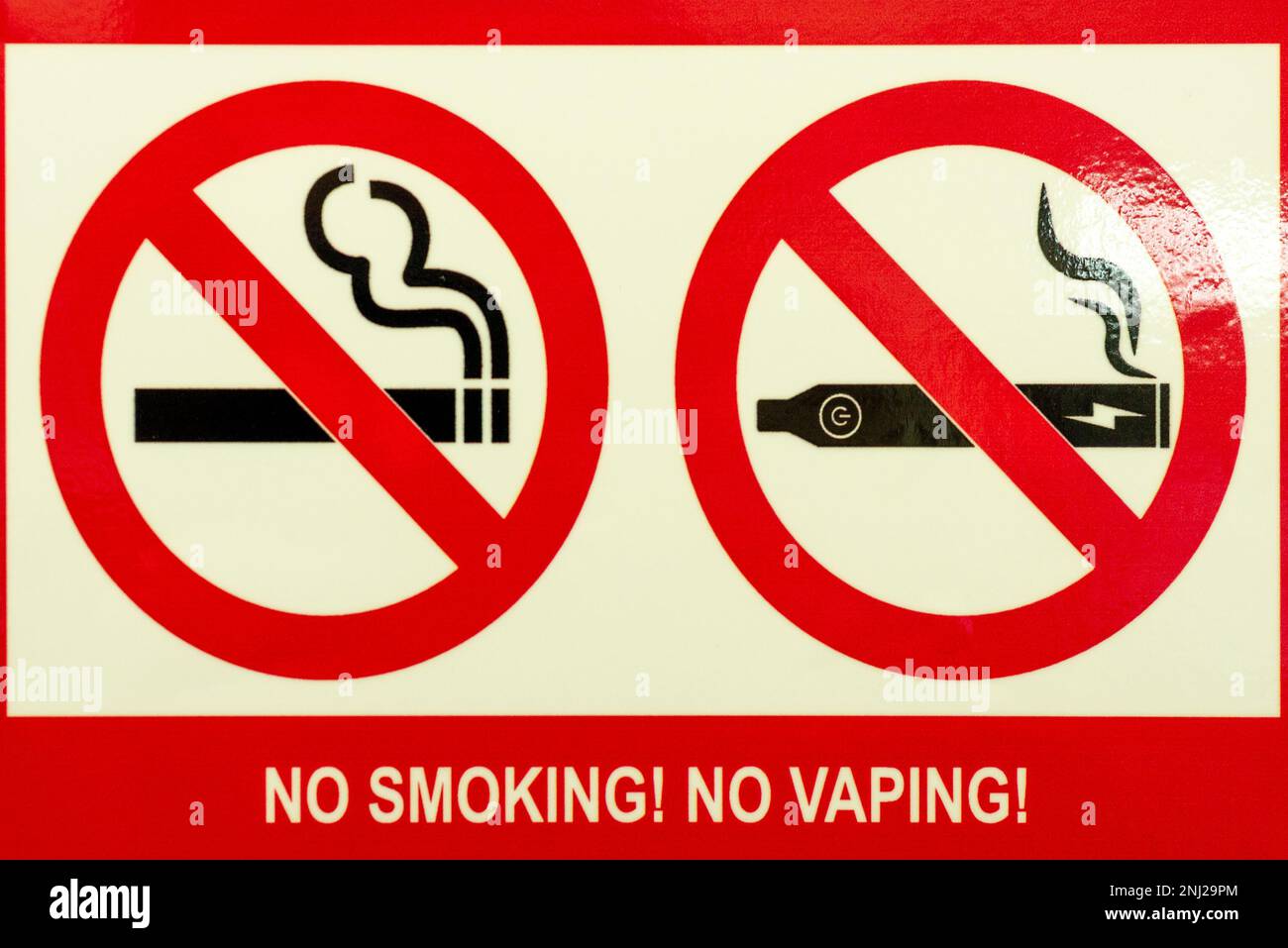 No Smoking No Vaping segnale di avvertenza rosso Foto Stock