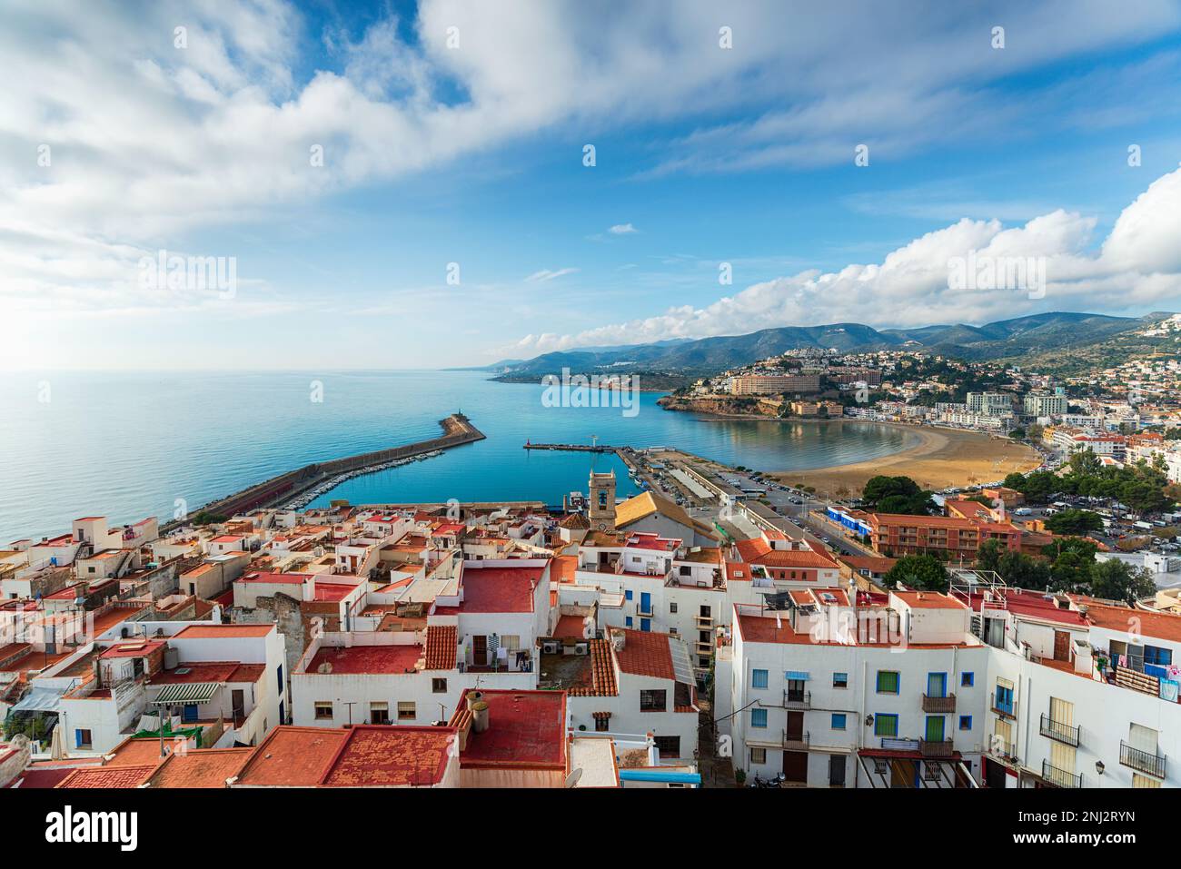 Dal castello si affaccia sui tetti di Pensicola fino al porto Foto Stock