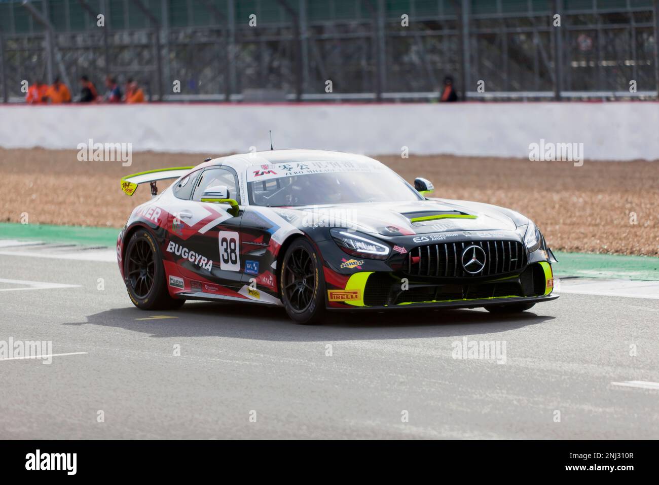 Il Buggyra Racing, 2020, Mercedes-AMG GT4, guidato da Yasmeen Koloc, gareggia nel Masters GT4 Classic Silverstone Challenge Foto Stock