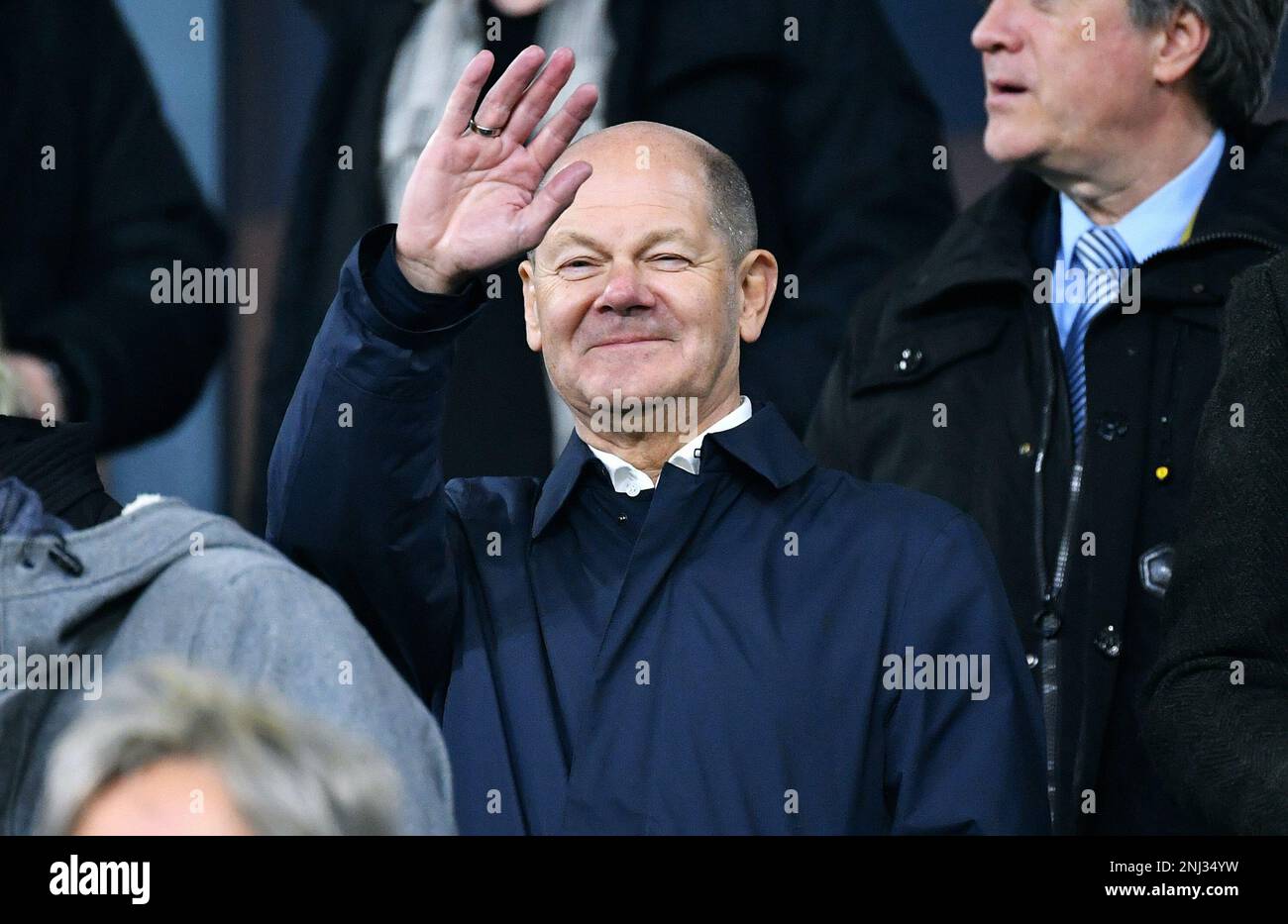 Donne internazionali, Schauinsland-Reisen-Arena Duisburg; Germania - Svezia; Cancelliere federale OLAF Scholz come ospite della partita Foto Stock