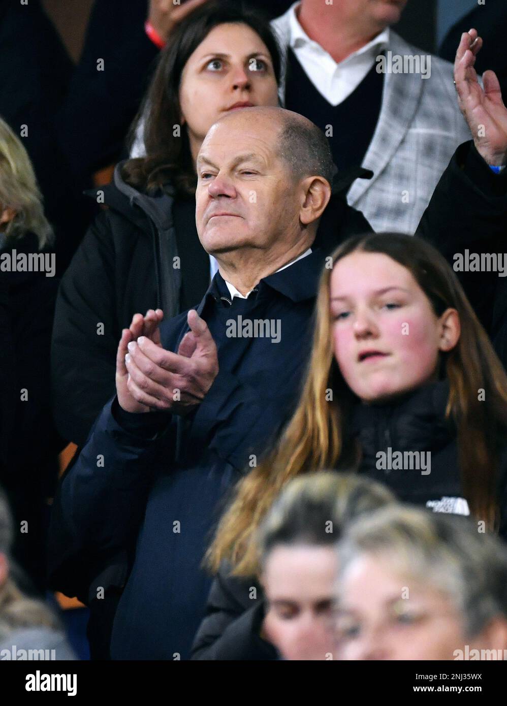 Donne internazionali, Schauinsland-Reisen-Arena Duisburg; Germania - Svezia; Cancelliere federale OLAF Scholz come ospite della partita Foto Stock