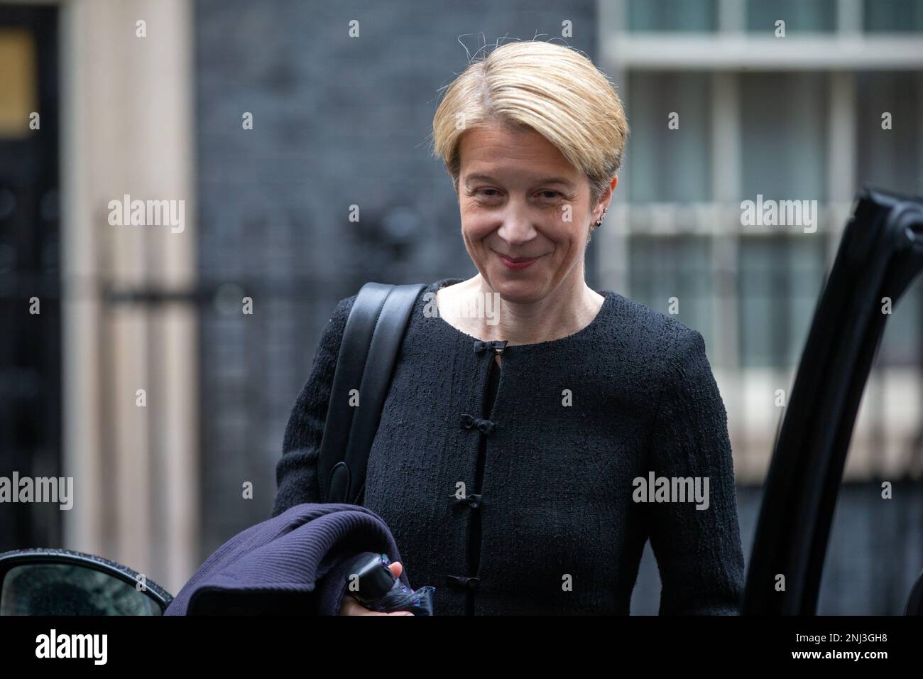 Londra, Inghilterra, Regno Unito. 22nd Feb, 2023. Chief Executive Officer (CEO) di NHS England AMANDA PRITCHARD è visto in Downing Street. (Credit Image: © Tayfun Salci/ZUMA Press Wire) SOLO PER USO EDITORIALE! Non per USO commerciale! Credit: ZUMA Press, Inc./Alamy Live News Foto Stock