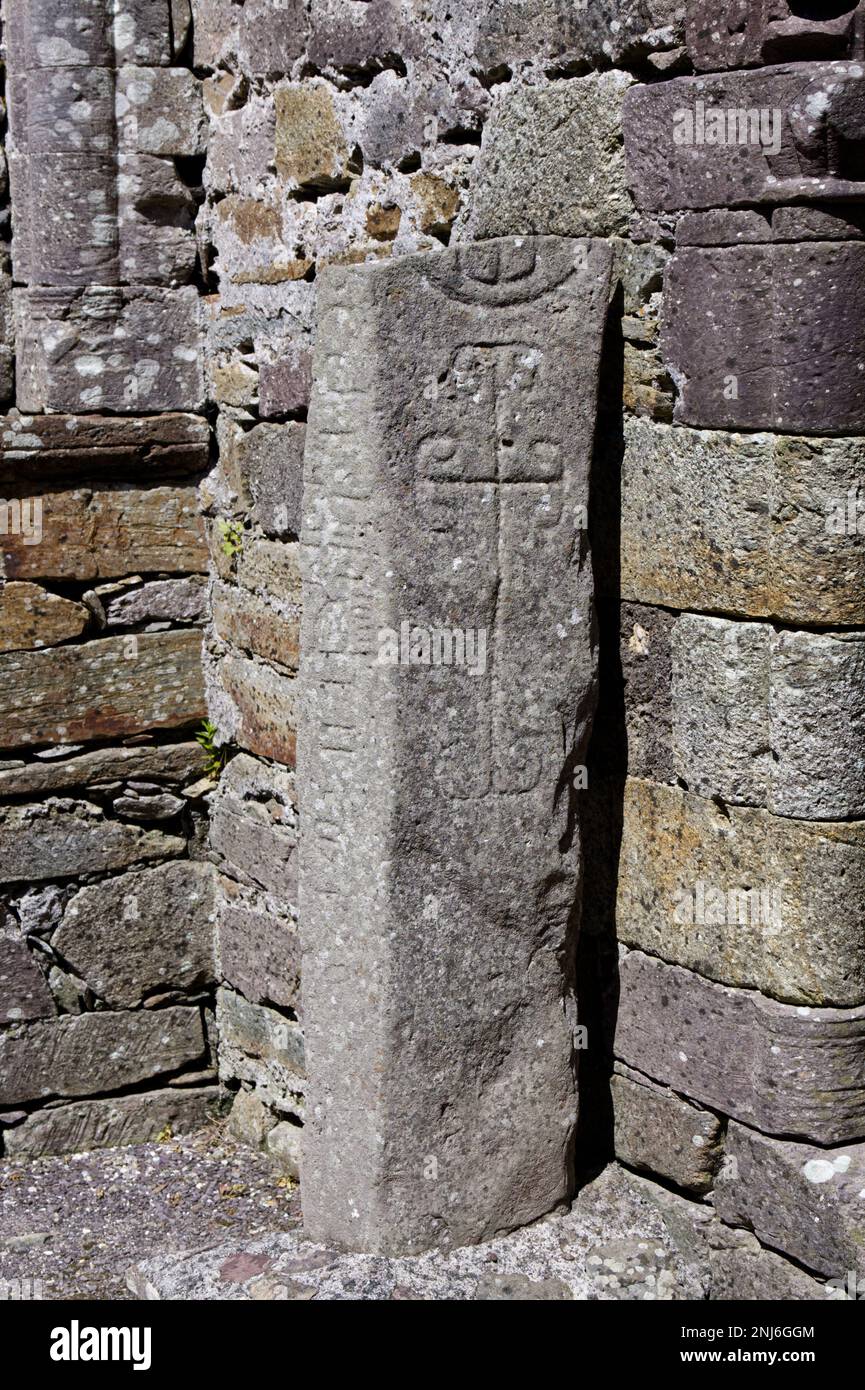 Pietra dell'alfabeto medievale in Kilmalkedar Church County Kerry EIRE Irlanda Foto Stock