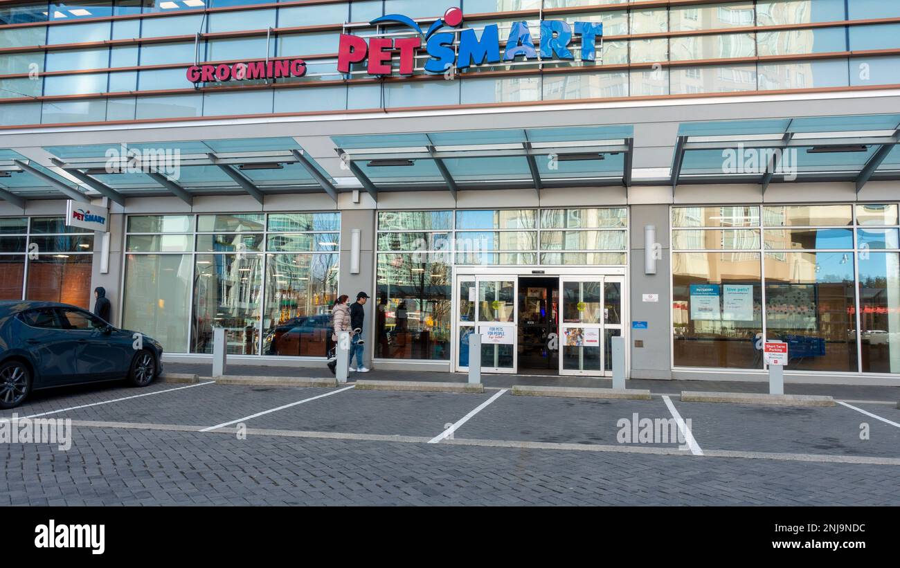 Febbraio 21 2023 - Petsmart store con cura degli animali domestici a Burnaby, British Columbia Canada Foto Stock