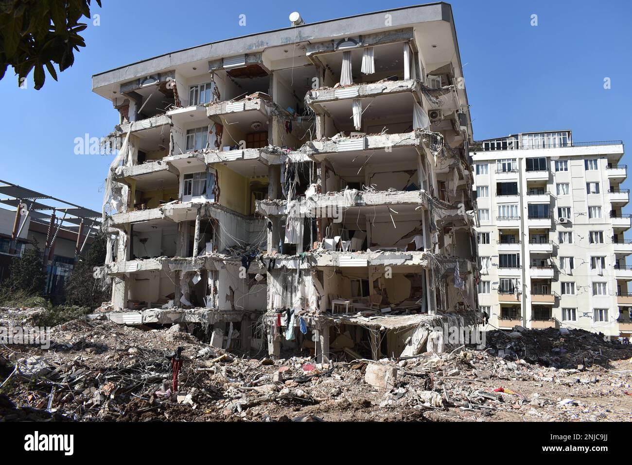 Distrutto edifici dopo il terremoto in Turchia. Scene di terremoto da Kahramanmaraş e Hatay. 7,8 e 7,4 terzotto. 6 FEBBRAIO 2023 Foto Stock