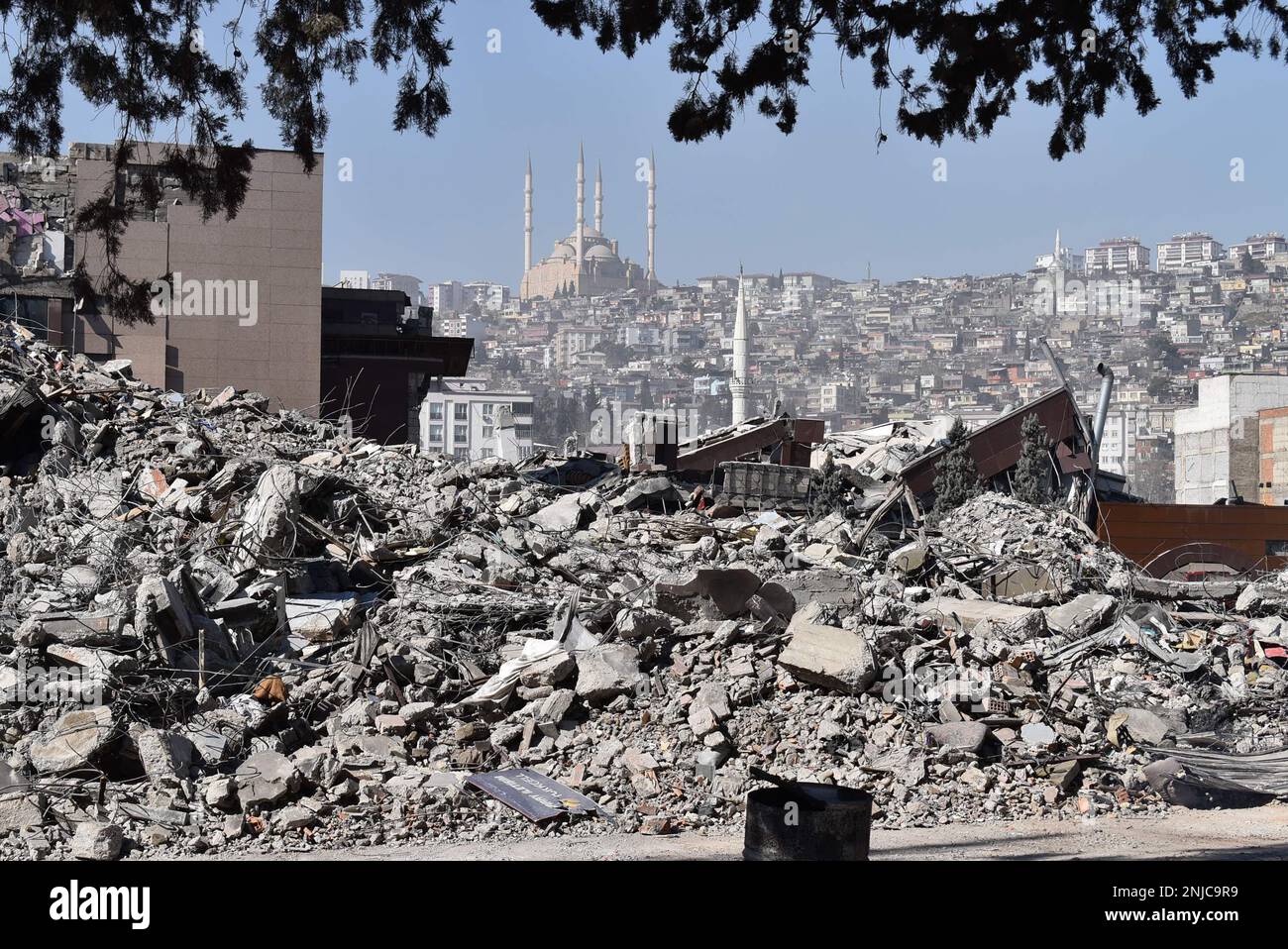 Distrutto edifici dopo il terremoto in Turchia. Scene di terremoto da Kahramanmaraş e Hatay. 7,8 e 7,4 terzotto. 6 FEBBRAIO 2023 Foto Stock