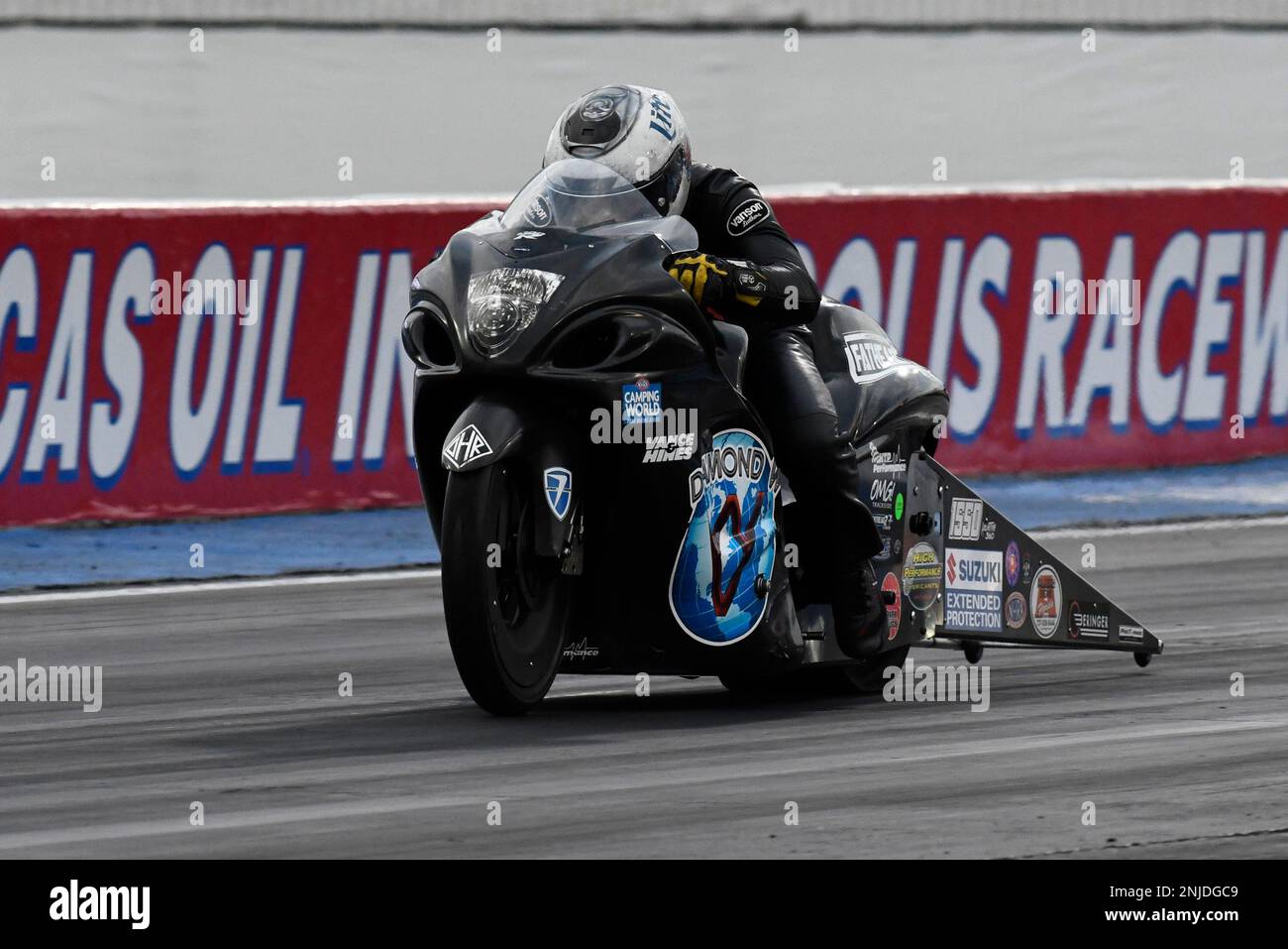 INDIANAPOLIS, IN - SEPTEMBER 02: Joey Gladstone (1550 PSM) Suzuki NHRA Pro Stock Motorcycle is the 13th qualifier in the first round of qualifying for the NHRA Camping World Drag Racing Series 68th annual Dodge Power Brokers NHRA US Nationals, Friday, September 2, 2022, at Lucas Oil Indianapolis Raceway Park in Brownsburg, Indiana. (Photo by David Allio/Icon Sportswire) (Icon Sportswire via AP Images) Foto Stock
