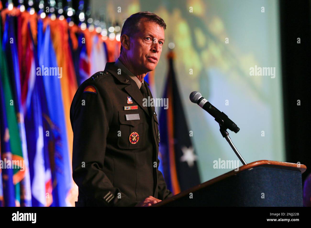 Daniel Hokanson, capo del National Guard Bureau, si rivolge alla conferenza annuale 51st dell'Associazione della Guardia Nazionale degli Stati Uniti a Little Rock, Arkansas, 8 agosto 2022. Foto Stock