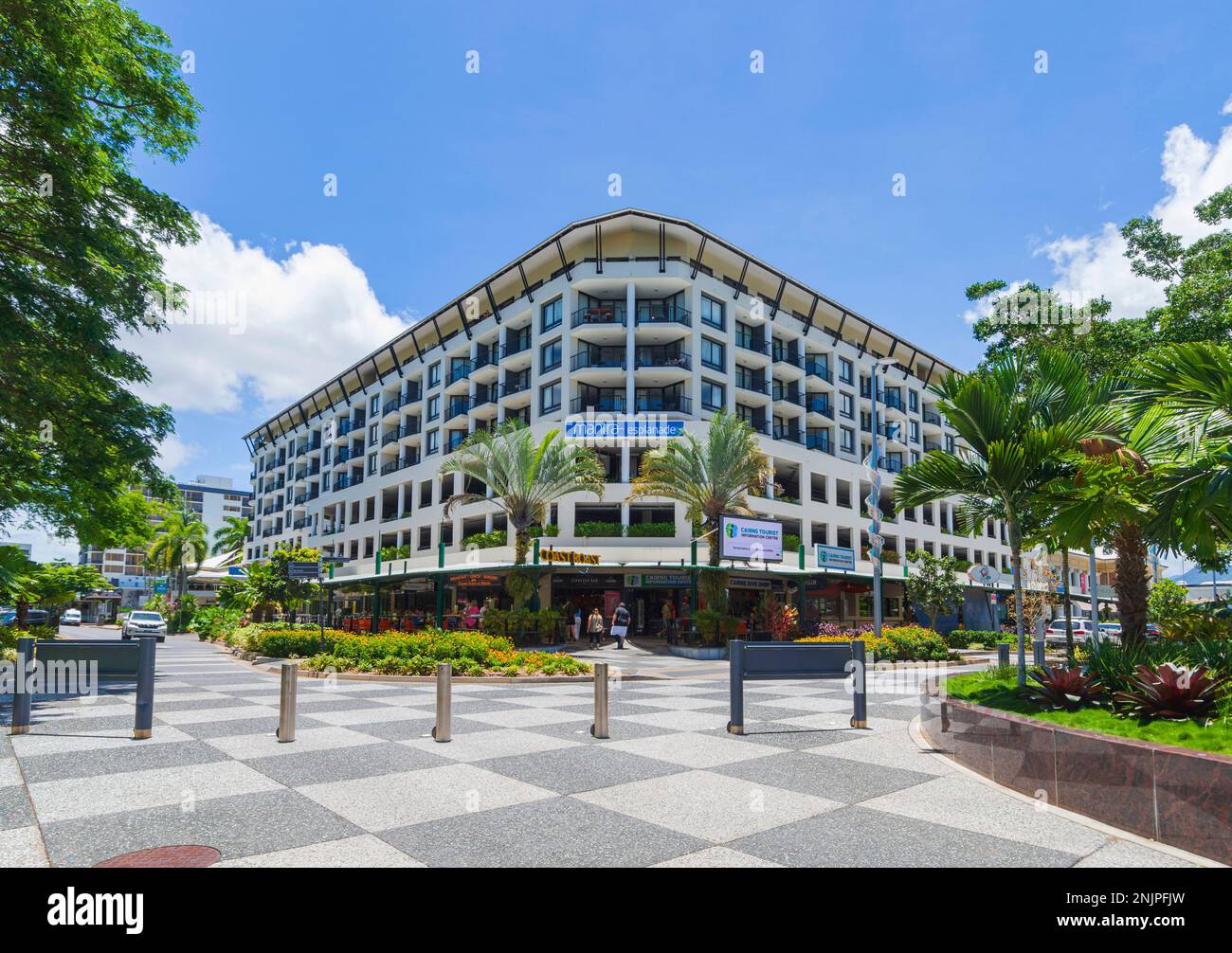 Vista di Mantra Esplanade appartamenti di vacanza, Cairns, far North Queensland, FNQ, QLD, Australia Foto Stock
