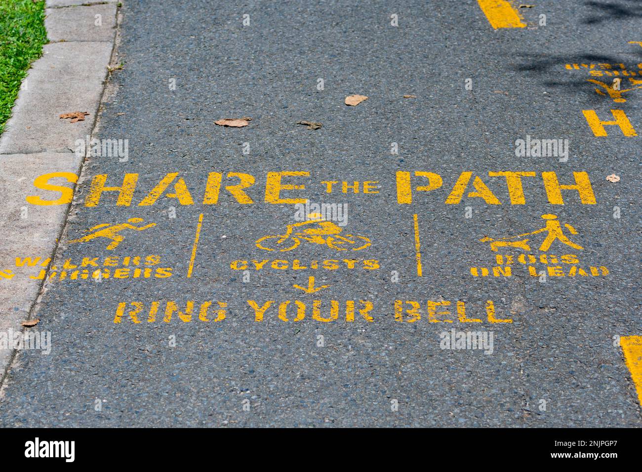 Condividi il cartello Path su una pista ciclabile e pedonale, Cairns Esplanade, far North Queensland, FNQ, QLD, Australia Foto Stock