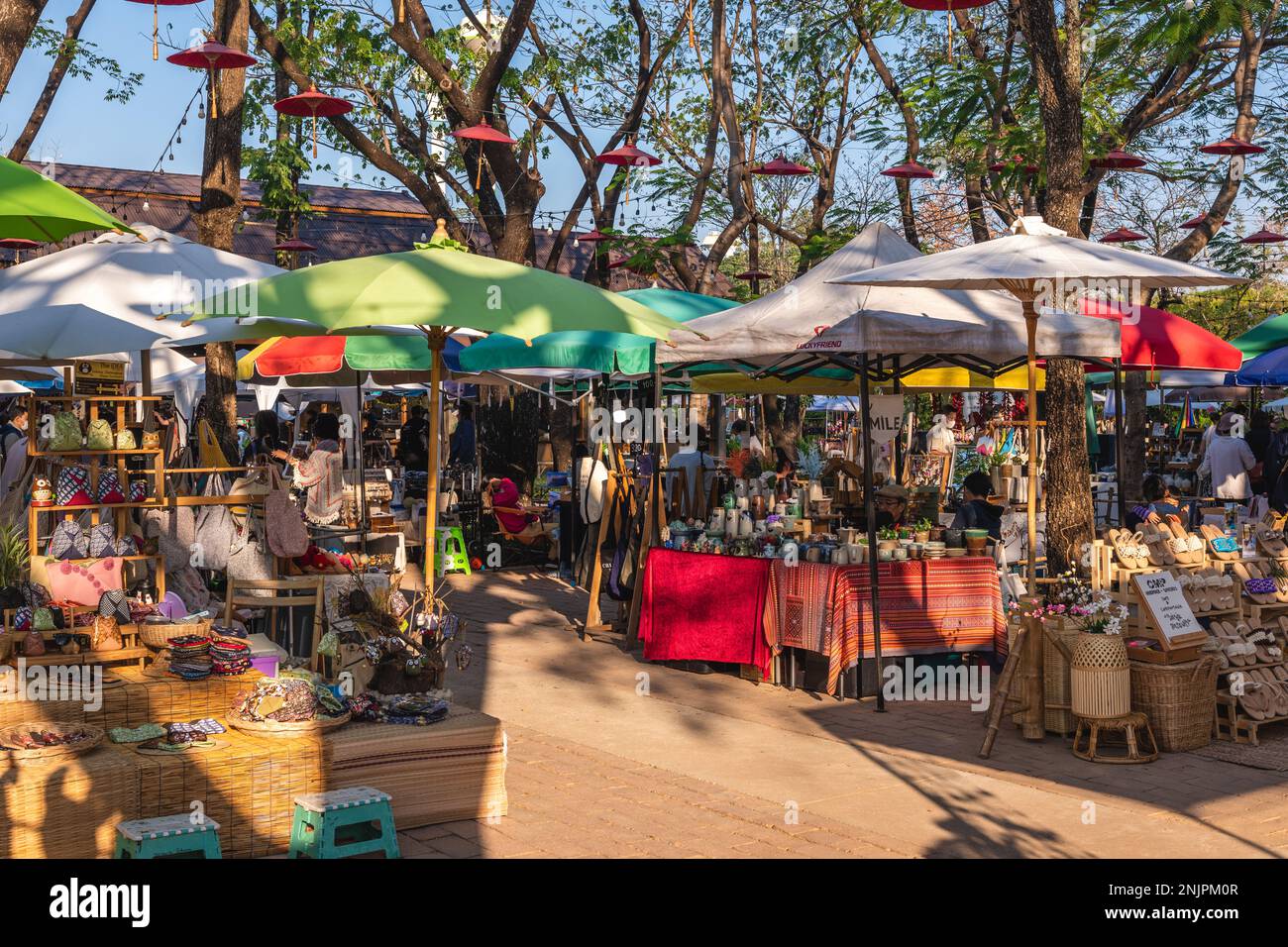 11 febbraio 2023: Jing Jai mercato, un vivace mercato del fine settimana che fornisce frutta e verdura biologica, caffè e cibo, situato a chiang mai, thailandia. IO Foto Stock