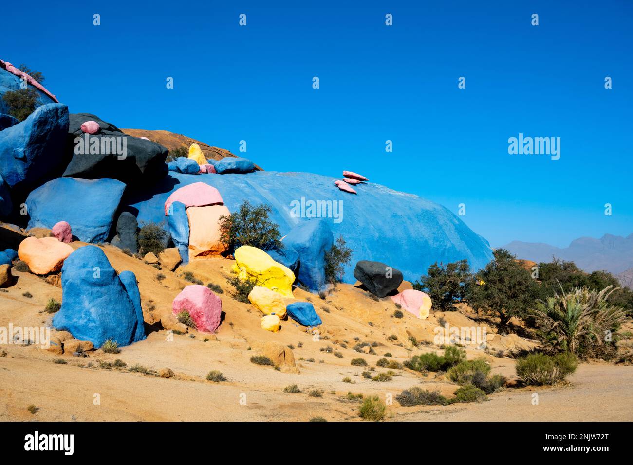 Afrika, Marokko, Provinz Tiznit, die „Blauen Steine“ des belgischen Künstlers Jean Vérame südlich der Stadt Tafraoute Foto Stock