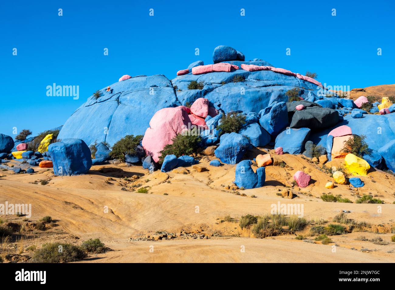 Afrika, Marokko, Provinz Tiznit, die „Blauen Steine“ des belgischen Künstlers Jean Vérame südlich der Stadt Tafraoute Foto Stock