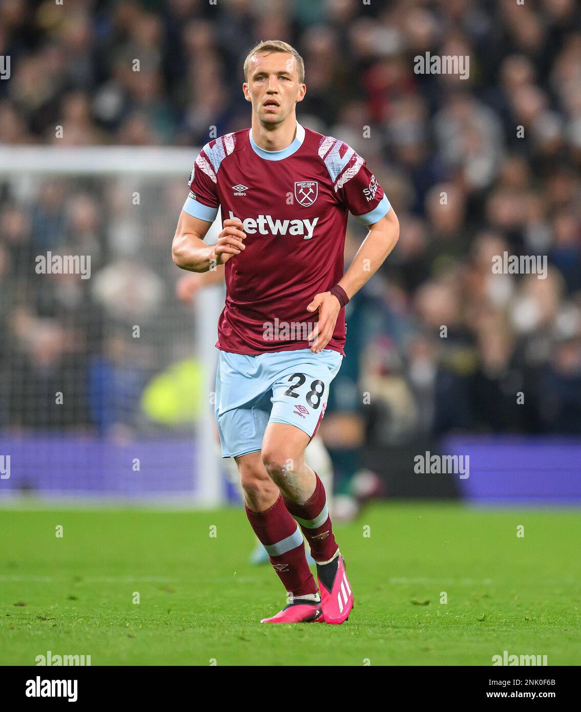 19 Feb 2023 - Tottenham Hotspur contro West Ham United - Premier League - Tottenham Hotspur Stadium West Ham's Tomas Soucek durante la partita della Premier League contro Tottenham. Foto : Mark Pain / Alamy Live News Foto Stock