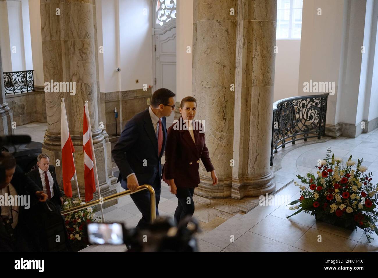 Danimarca / Copenaghen - 23/02/2023, Thibault Savary / le Pictorium - PM polacco in Danimarca per un incontro con il PM danese mette Frederiksen in merito al primo anno di guerra in Ucraina. - 23/2/2023 - Danimarca / Copenaghen - il danese PM mette Frederiksen accoglie il polacco PM Mateusz Morawiecki a Christiansborg per un incontro sul primo anno del conflitto in Ucraina. Foto Stock