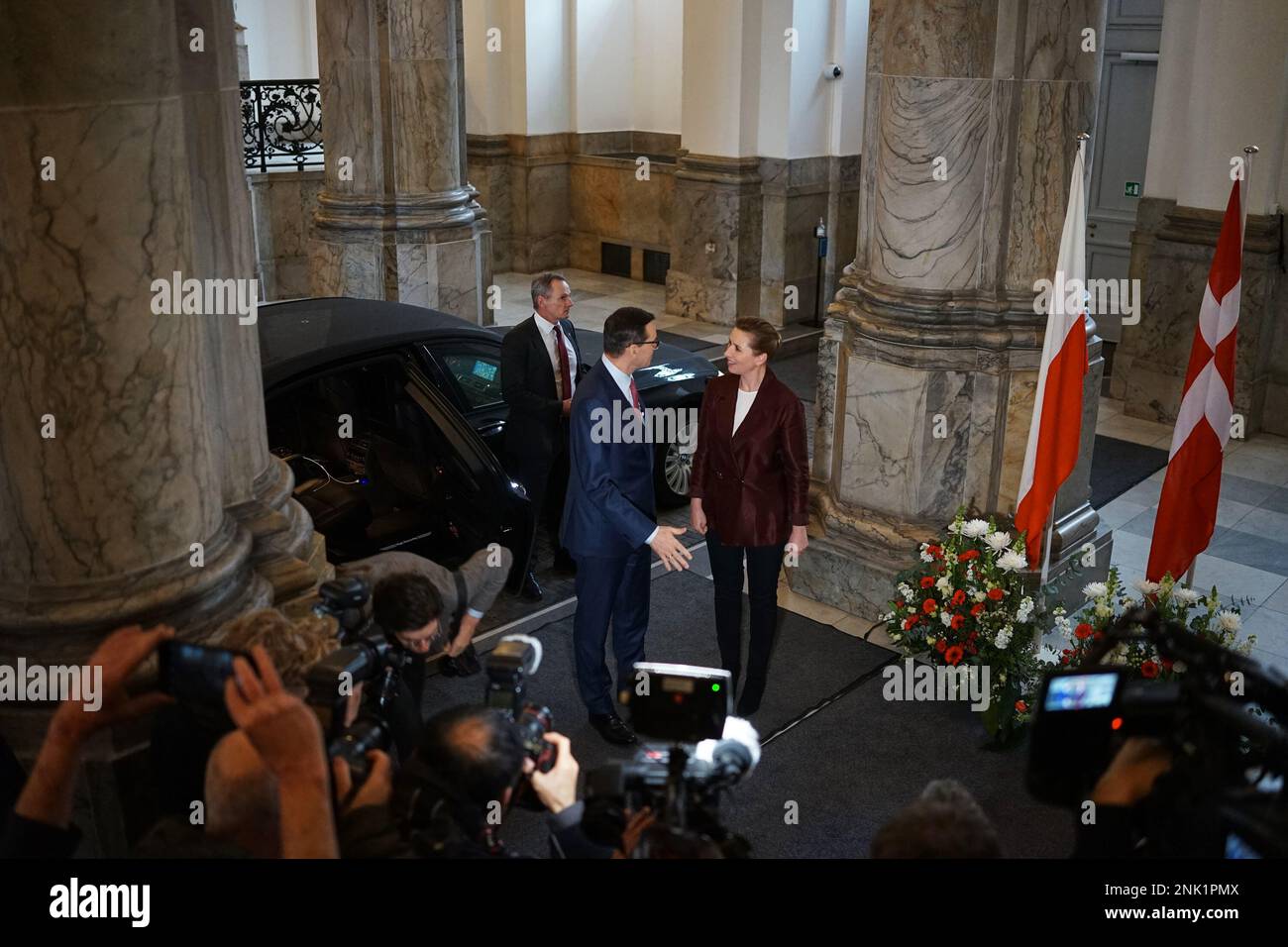 Danimarca / Copenaghen - 23/02/2023, Thibault Savary / le Pictorium - PM polacco in Danimarca per un incontro con il PM danese mette Frederiksen in merito al primo anno di guerra in Ucraina. - 23/2/2023 - Danimarca / Copenaghen - il danese PM mette Frederiksen accoglie il polacco PM Mateusz Morawiecki a Christiansborg per un incontro sul primo anno del conflitto in Ucraina. Foto Stock