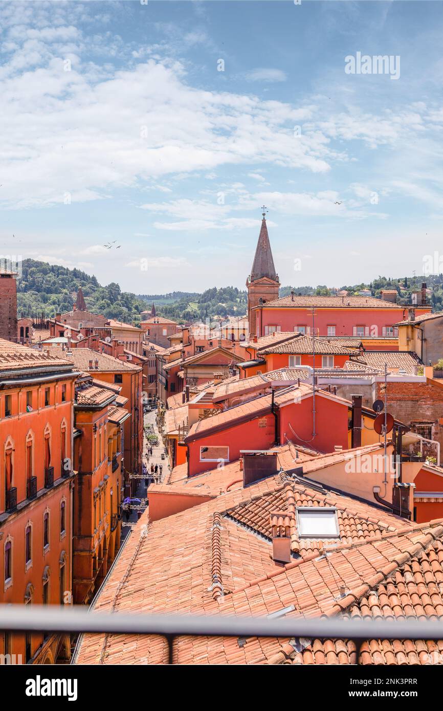 BOLOGNA, ITALIA, Panorama da Palazzo d'Accursio Foto Stock