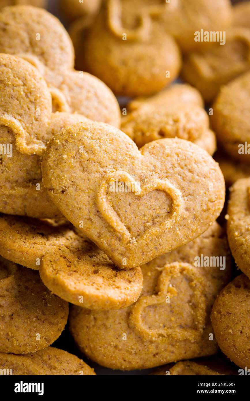 I cuori dolci di pan di zenzero. Biscotti dolci. Foto Stock