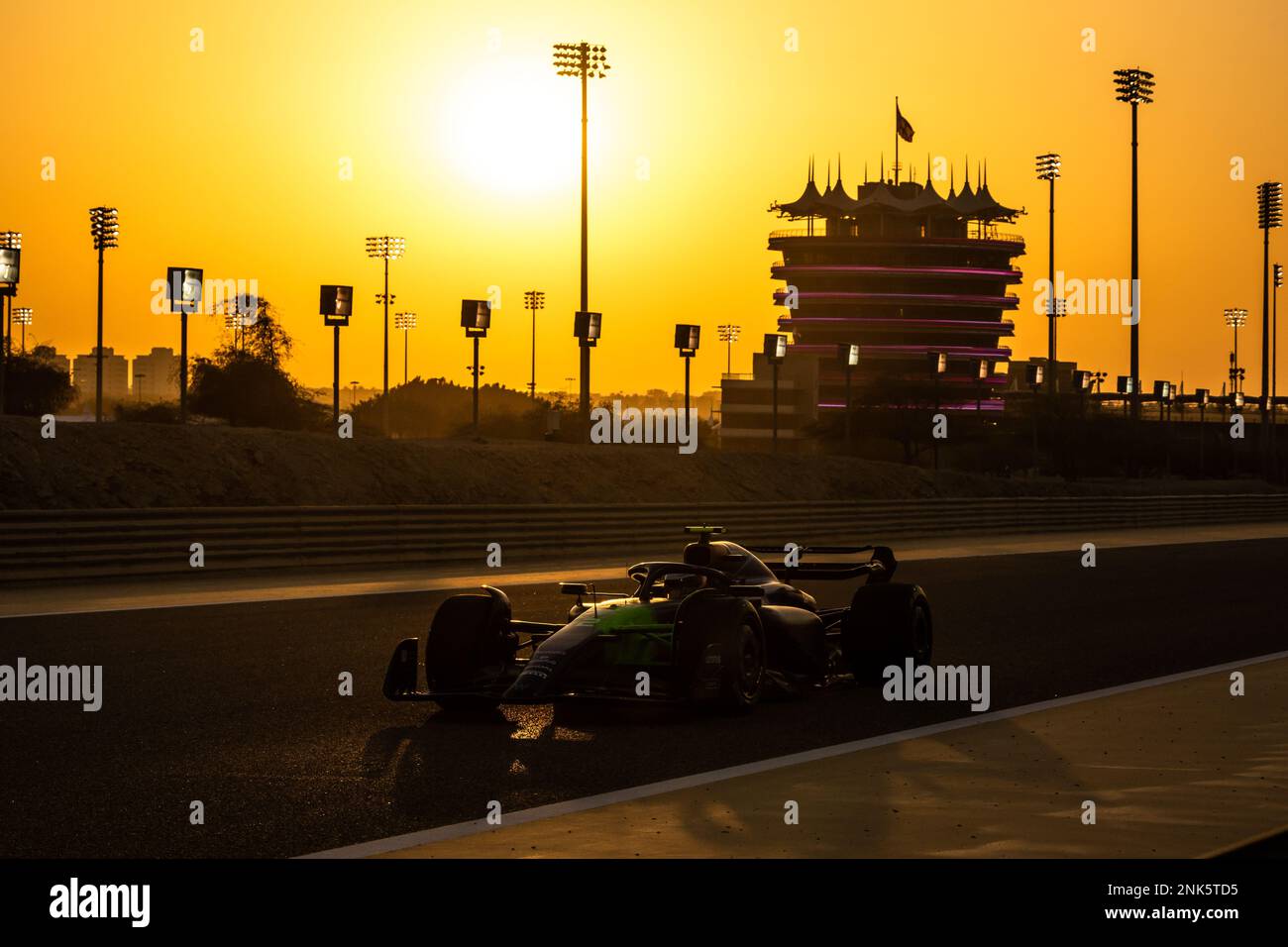 Logan Sargeant (USA) Williams Racing FW45. 23.02.2023. Test di formula 1, Sakhir, Bahrein, giorno uno. Il credito fotografico dovrebbe essere: XPB/immagini dell'Associazione Stampa. Foto Stock