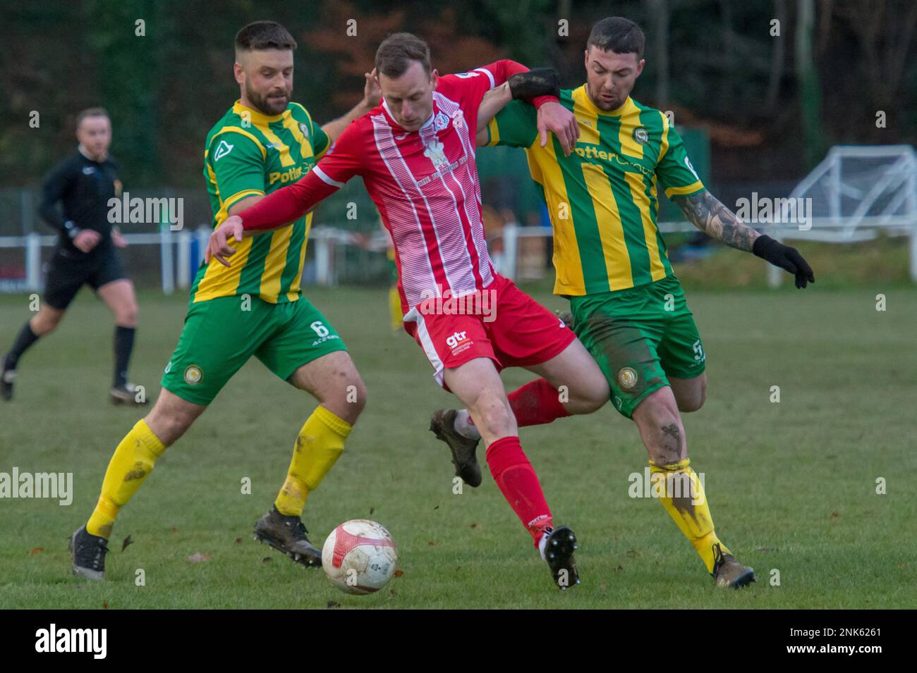 LLANIDLOES, GALLES - 04 Dicembre 2021: Incontro della JD Cymru North League tra Llanidloes Town e Holywell Town a Victoria Park, Llanidloes, Galles, 04 D Foto Stock