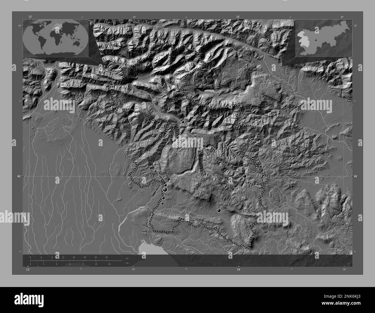 Goriska, regione statistica della Slovenia. Mappa altimetrica bilivello con laghi e fiumi. Posizioni delle principali città della regione. Posizione ausiliaria d'angolo Foto Stock