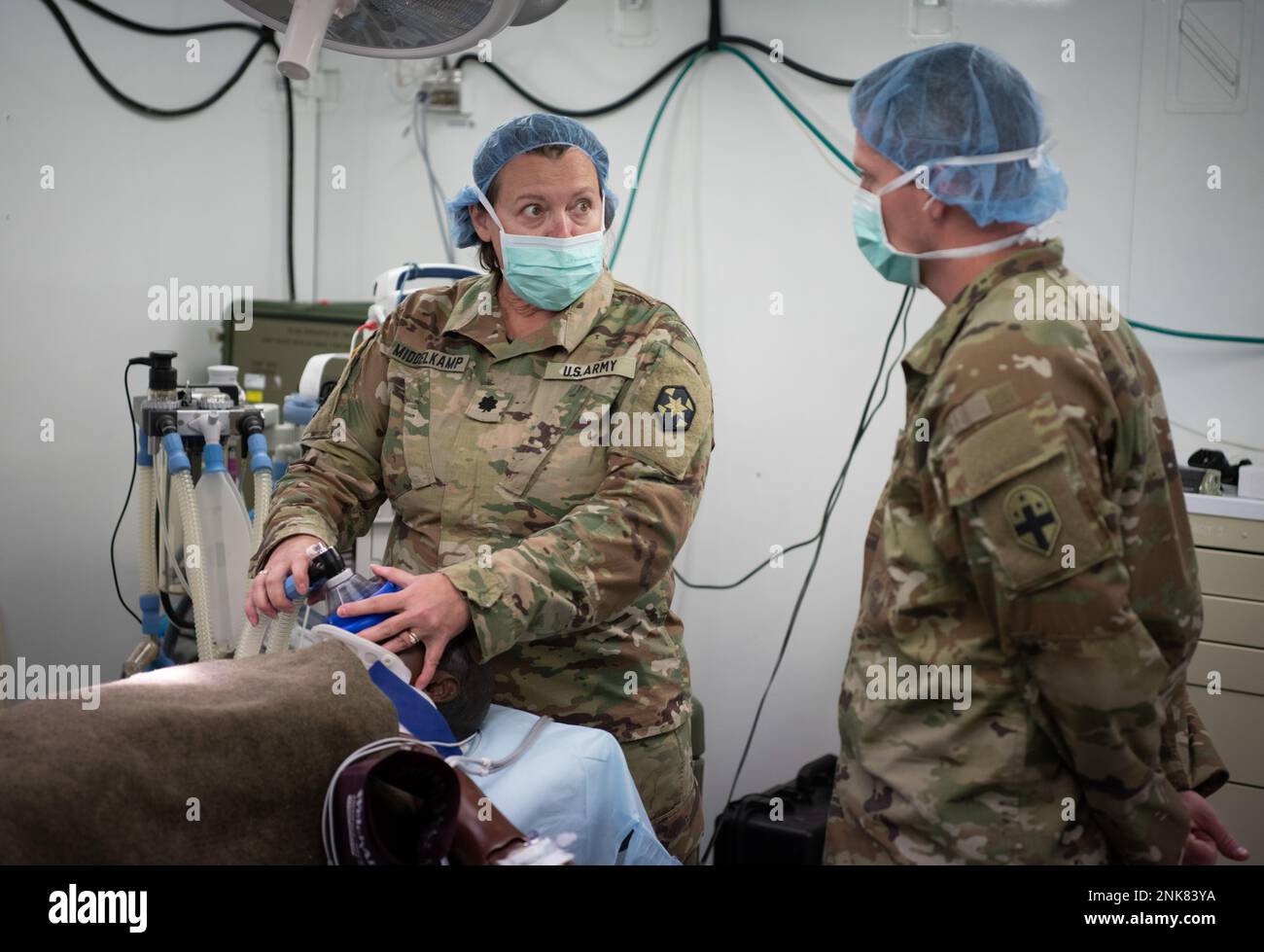 Soldati, marinai, Airmen e Marines partecipano all'esercizio medico globale a Fort McCoy WI, 9-12, 2022. L'esercizio fa parte della missione dell'Army Reserve Medical Command di fornire unità addestrate, attrezzate e pronte per il combattimento e personale medico per supportare la forza totale sul campo di battaglia. STATI UNITI Foto dell'esercito di Kevin W. Clark Foto Stock