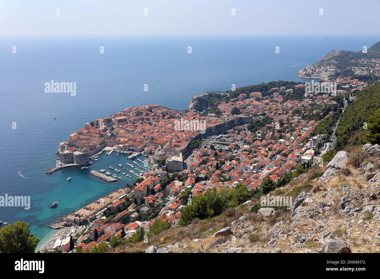 Dubrovnik panorama dalla collina sopra, Dalmazia, Croazia Foto Stock