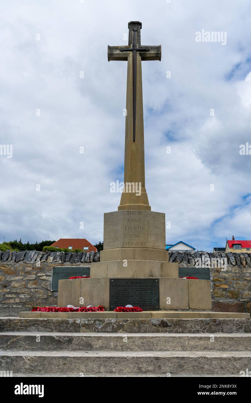 Attraversa il cimitero in memoria delle vite perse nella Grande Guerra nelle Isole Stanley Falkland Foto Stock