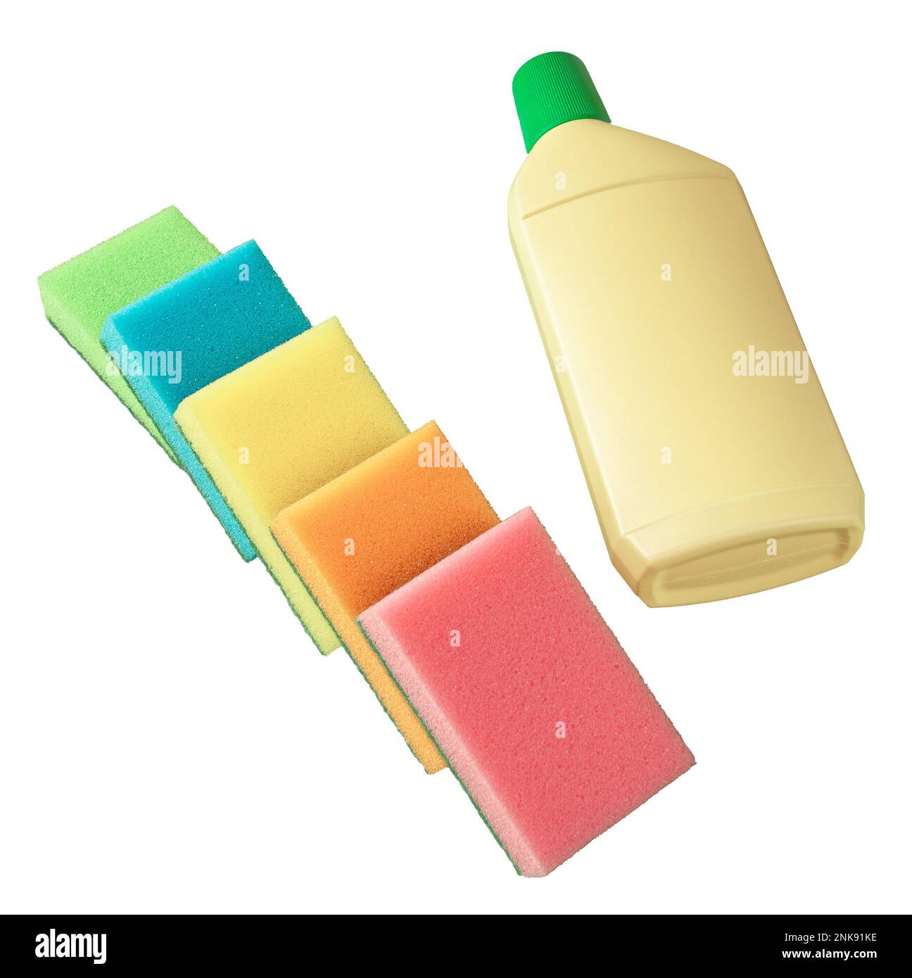 Forniture per la pulizia domestica. Bottiglia con detergente e spugne colorate. Isolare su sfondo bianco. Foto Stock
