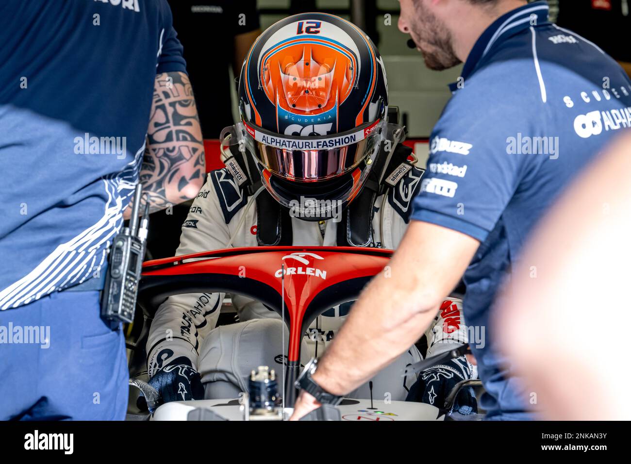 CIRCUITO INTERNAZIONALE BAHRAIN, BAHRAIN - 23 FEBBRAIO: Nyck de Vries, Scuderia AlphaTauri AT04 durante i test Bahrain al Bahrain International Circuit il 23 febbraio 2023 a Sakhir, Bahrain. (Foto di Michael Potts/BSR Agency) Foto Stock