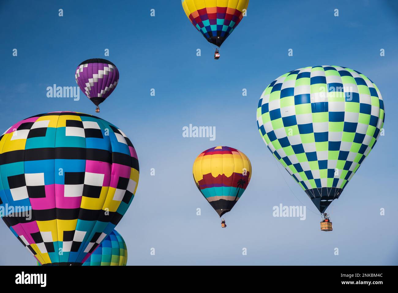 Kanab, Utah, USA - 18 febbraio 2023. L'annuale Balloons and Tunes Festival si svolge la 3rd settimana di febbraio in questo bellissimo paese di roccia rossa. Foto Stock