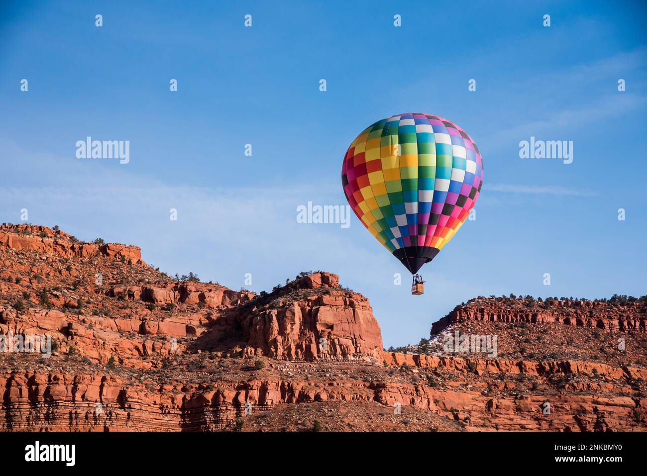 Kanab, Utah, USA - 18 febbraio 2023. L'annuale Balloons and Tunes Festival si svolge la 3rd settimana di febbraio in questo bellissimo paese di roccia rossa. Foto Stock