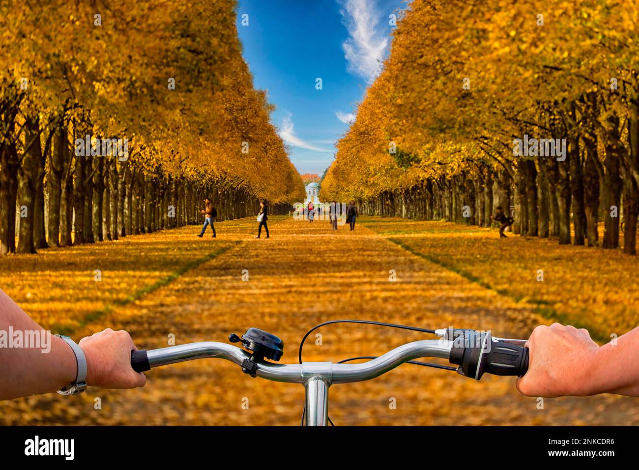 Tour in bicicletta attraverso Georgengarten Hanover Foto Stock